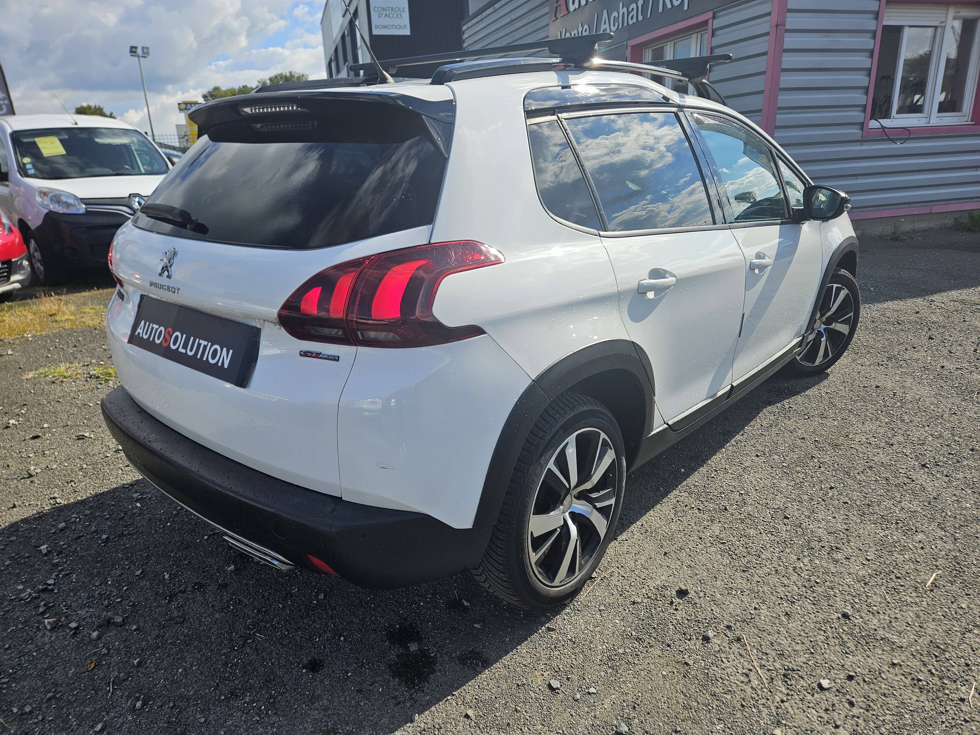 PEUGEOT 2008