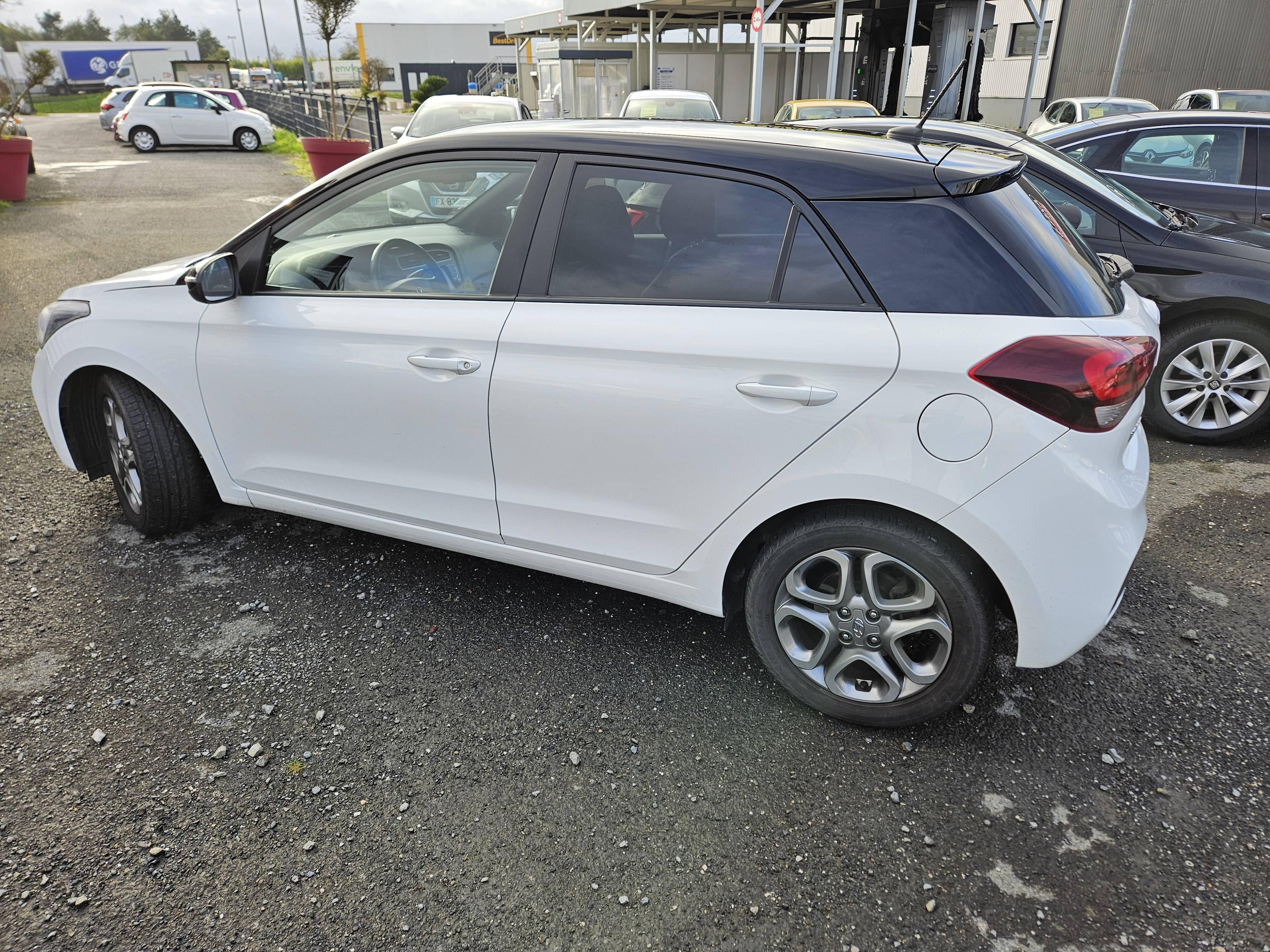 HYUNDAI I20