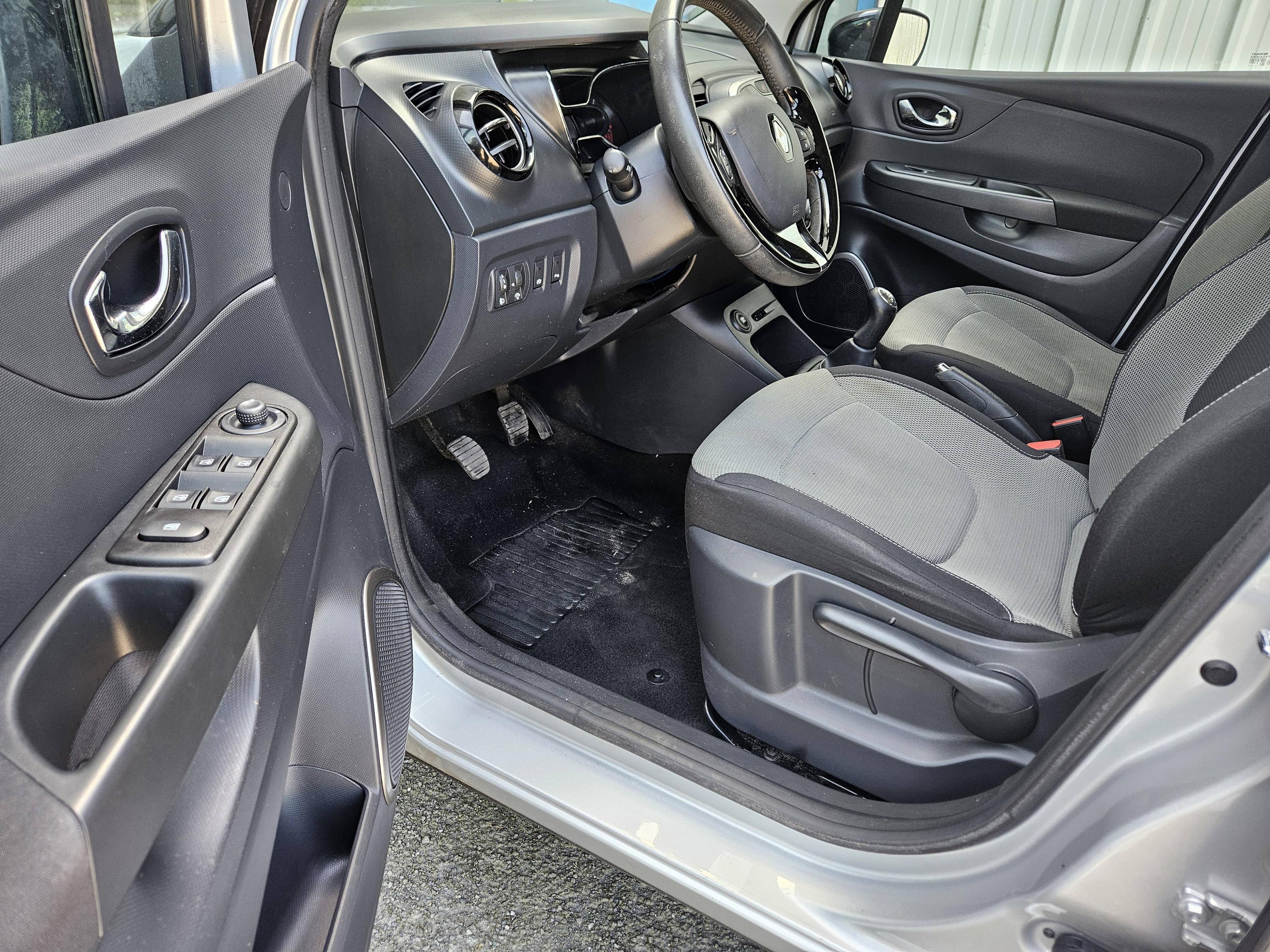 RENAULT CAPTUR