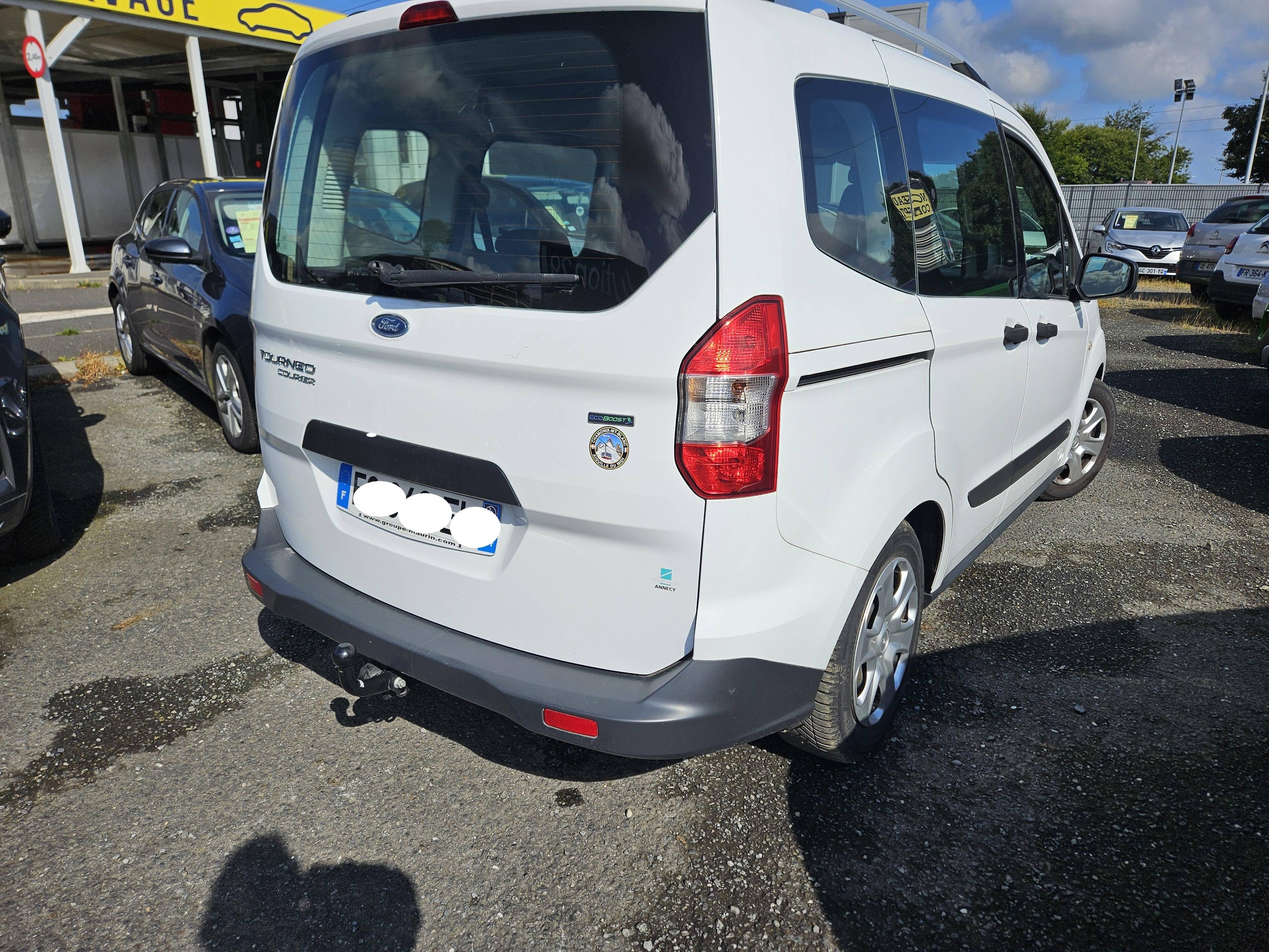FORD TOURNEO COURIER