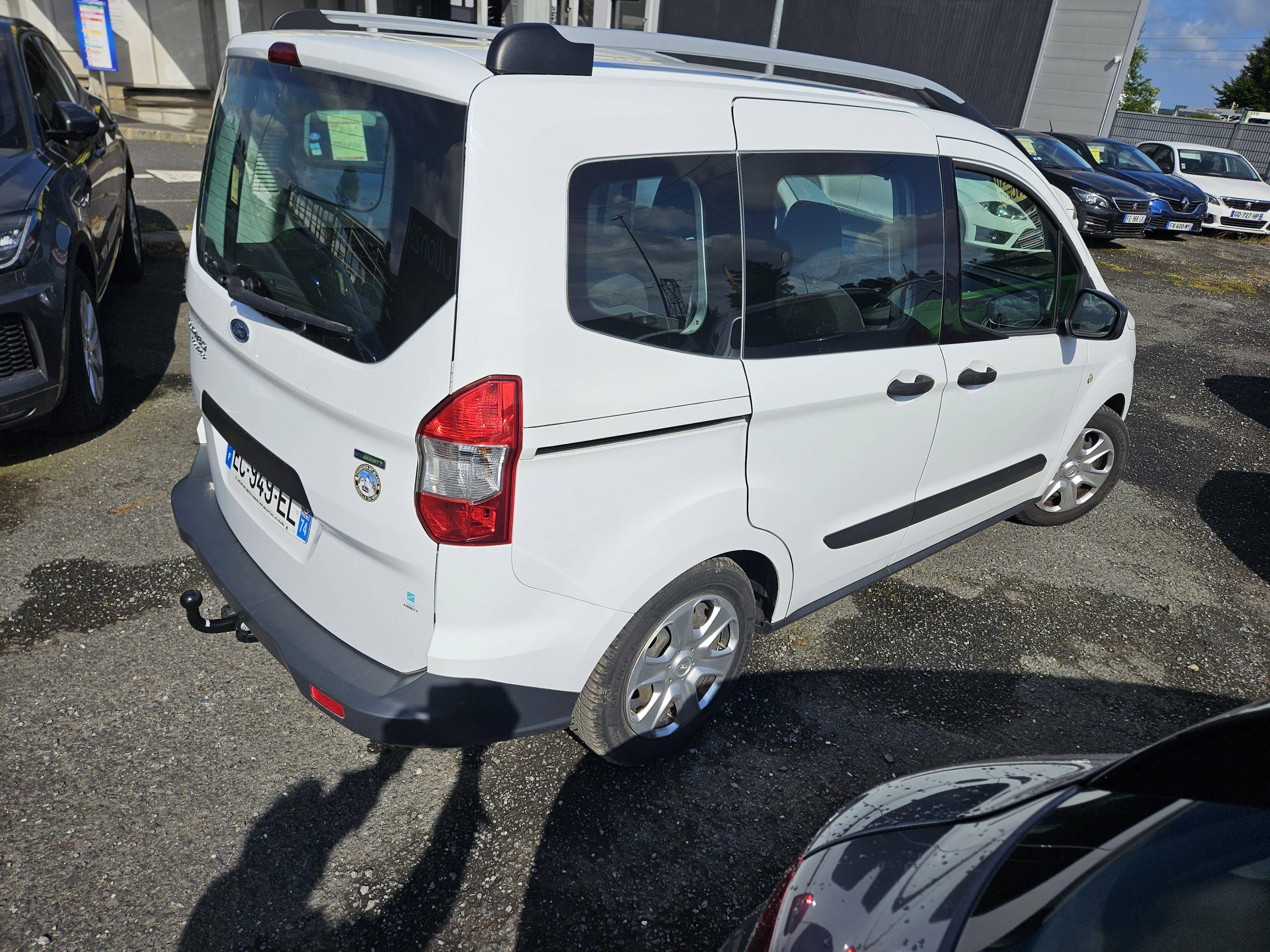FORD TOURNEO COURIER