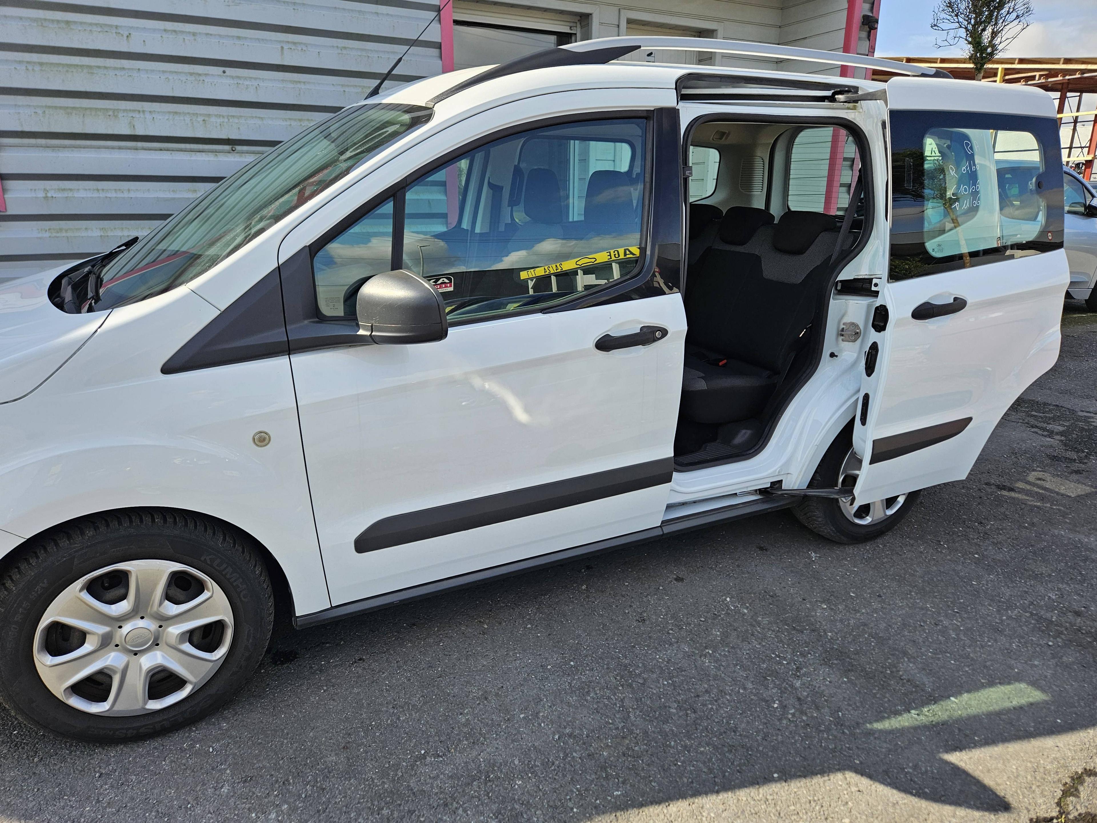FORD TOURNEO COURIER