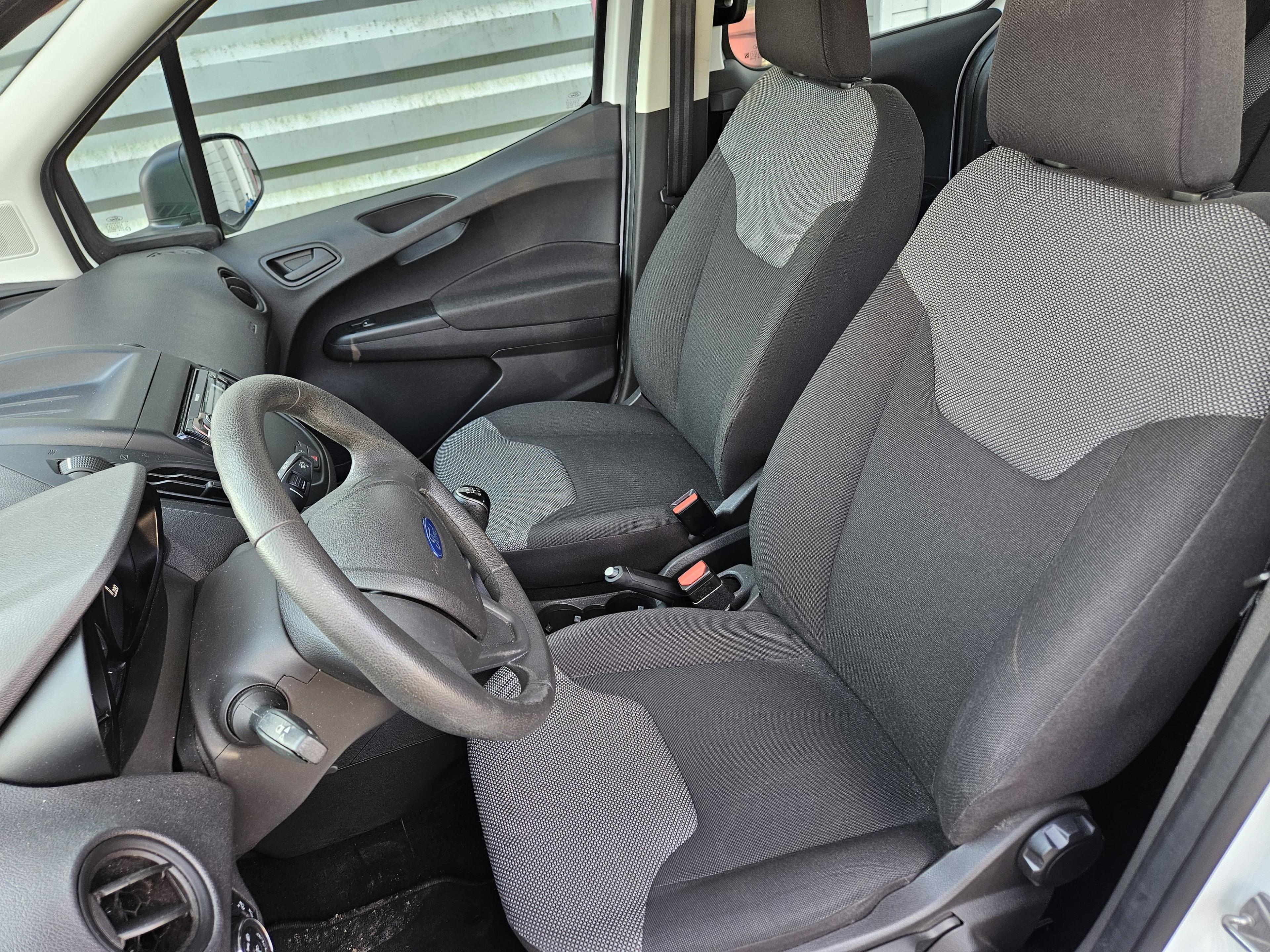 FORD TOURNEO COURIER