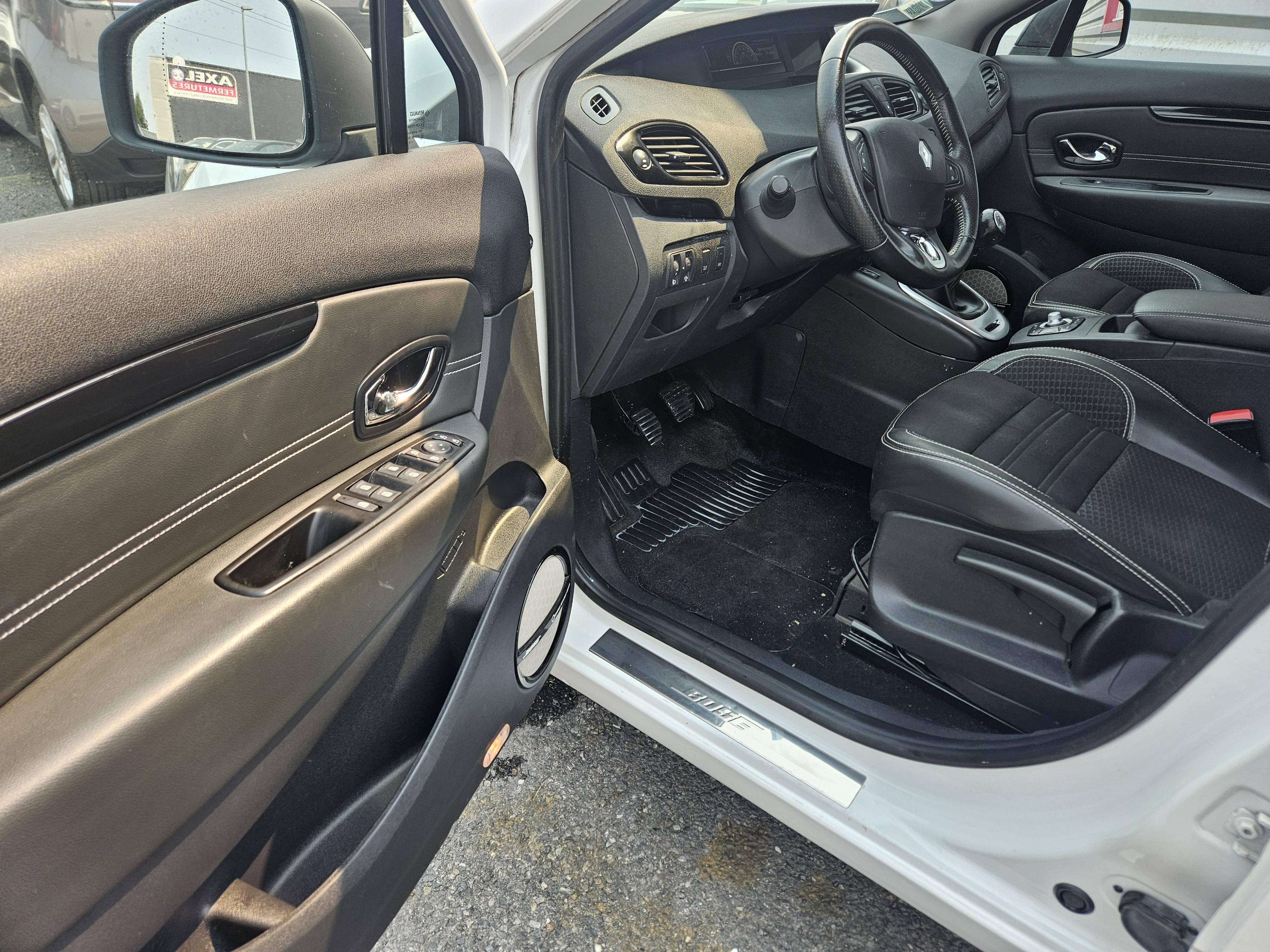 RENAULT SCENIC
