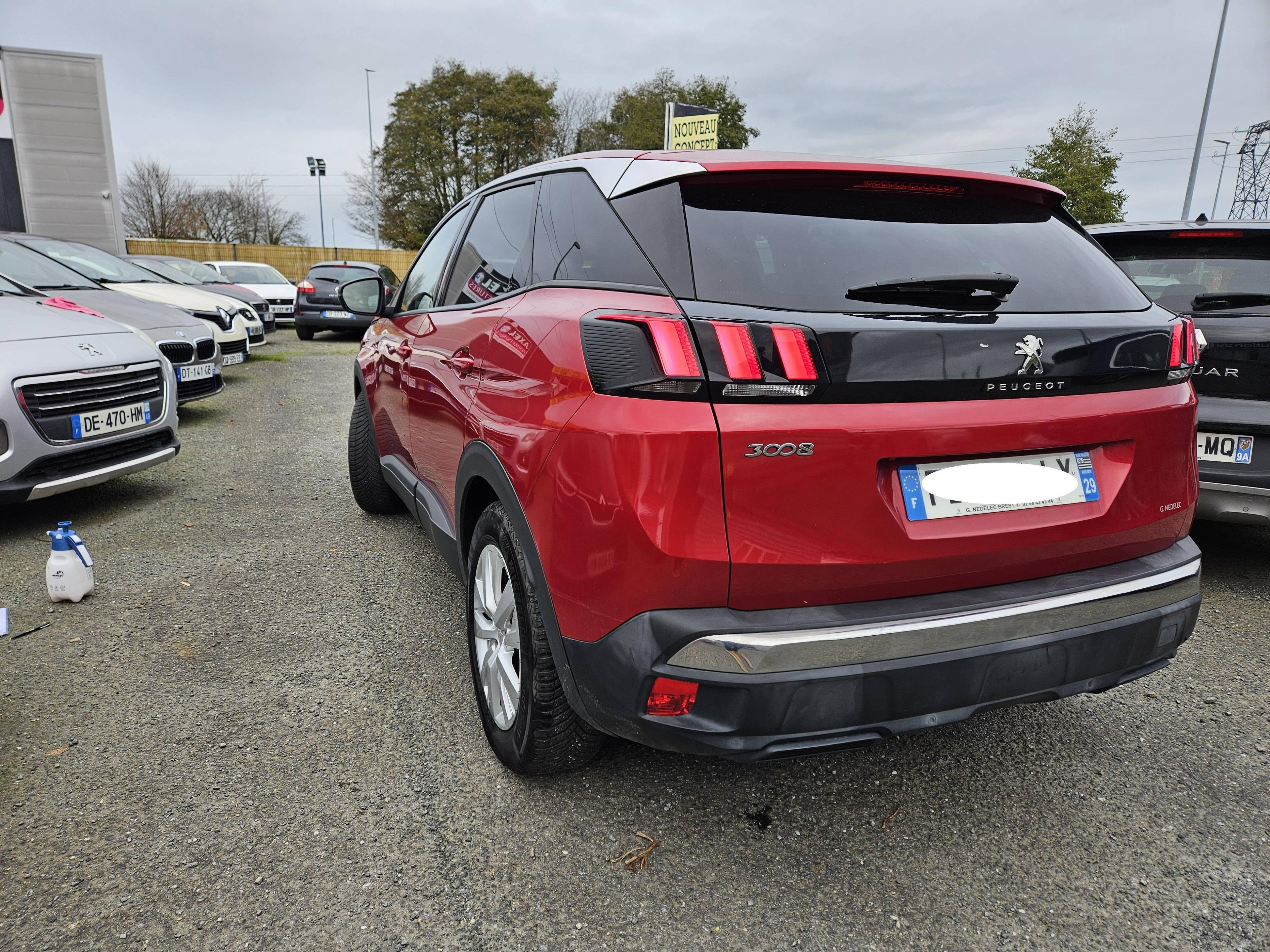 PEUGEOT 3008