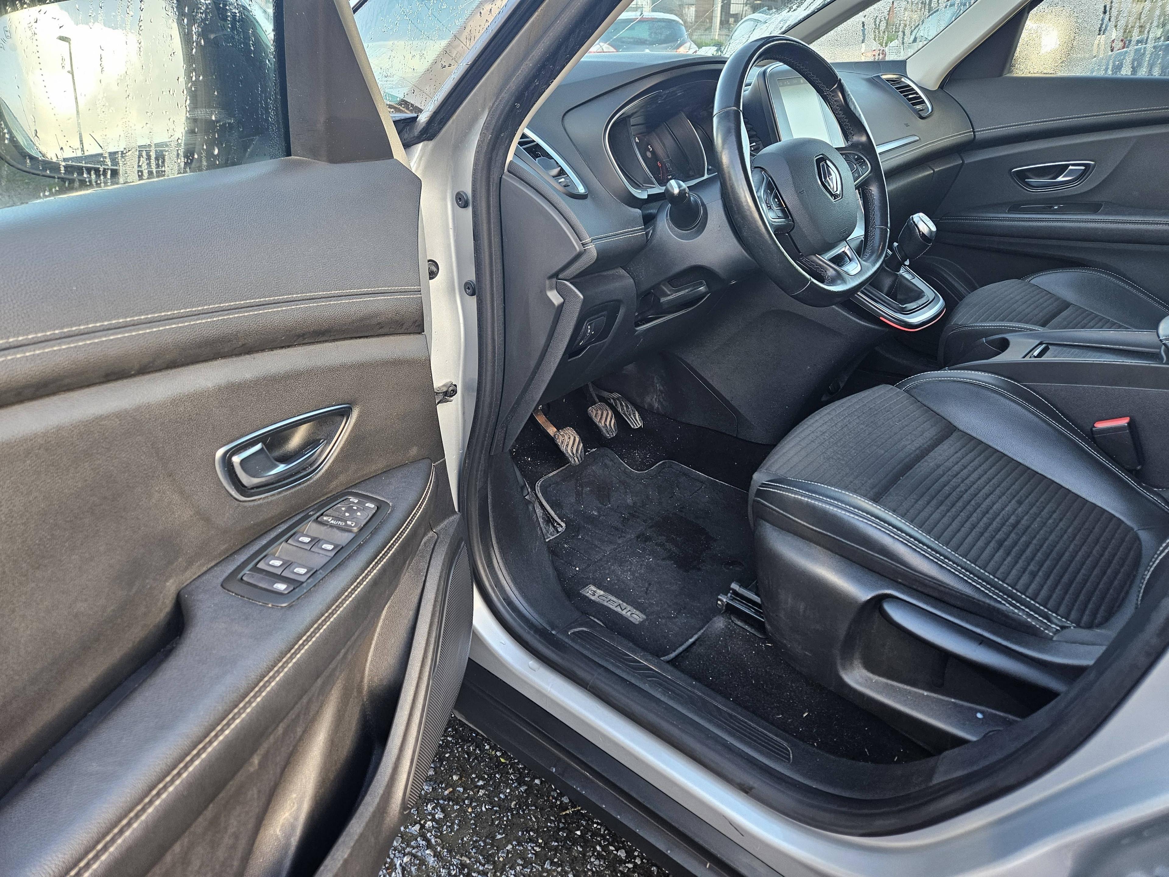 RENAULT GRAND SCENIC