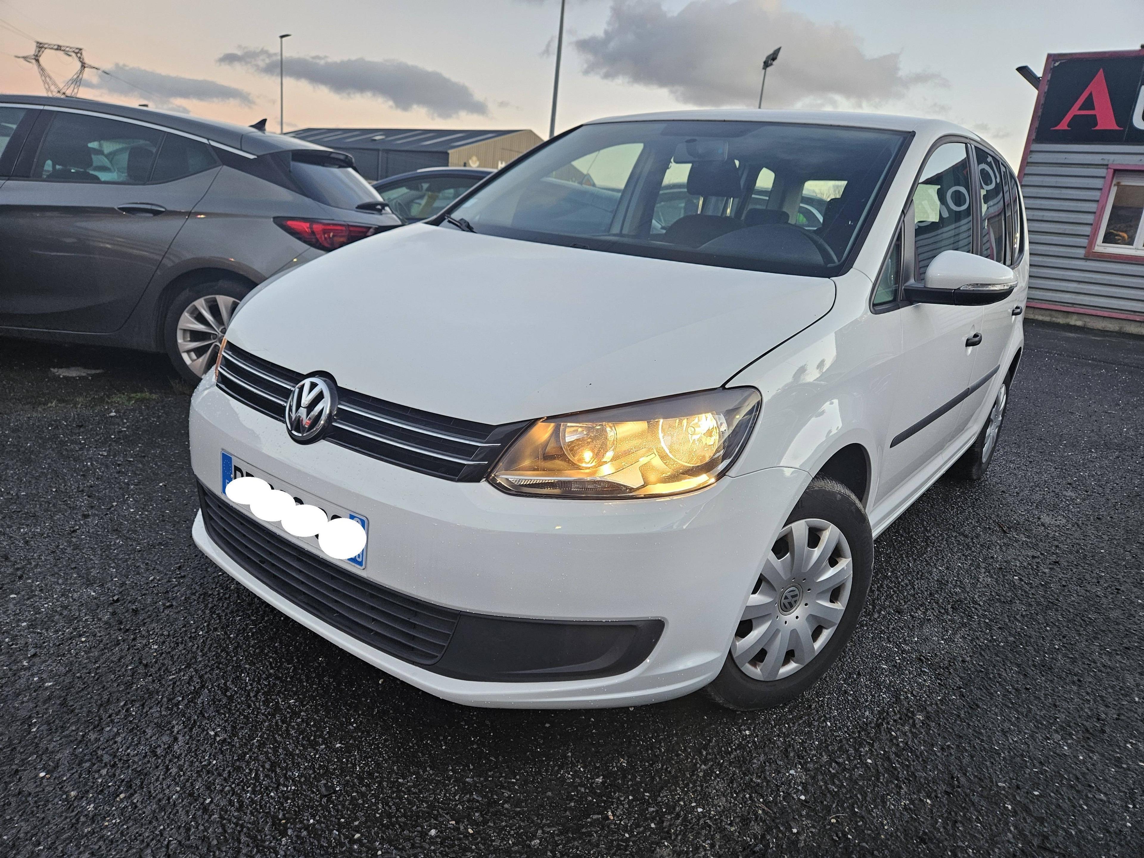 VOLKSWAGEN TOURAN