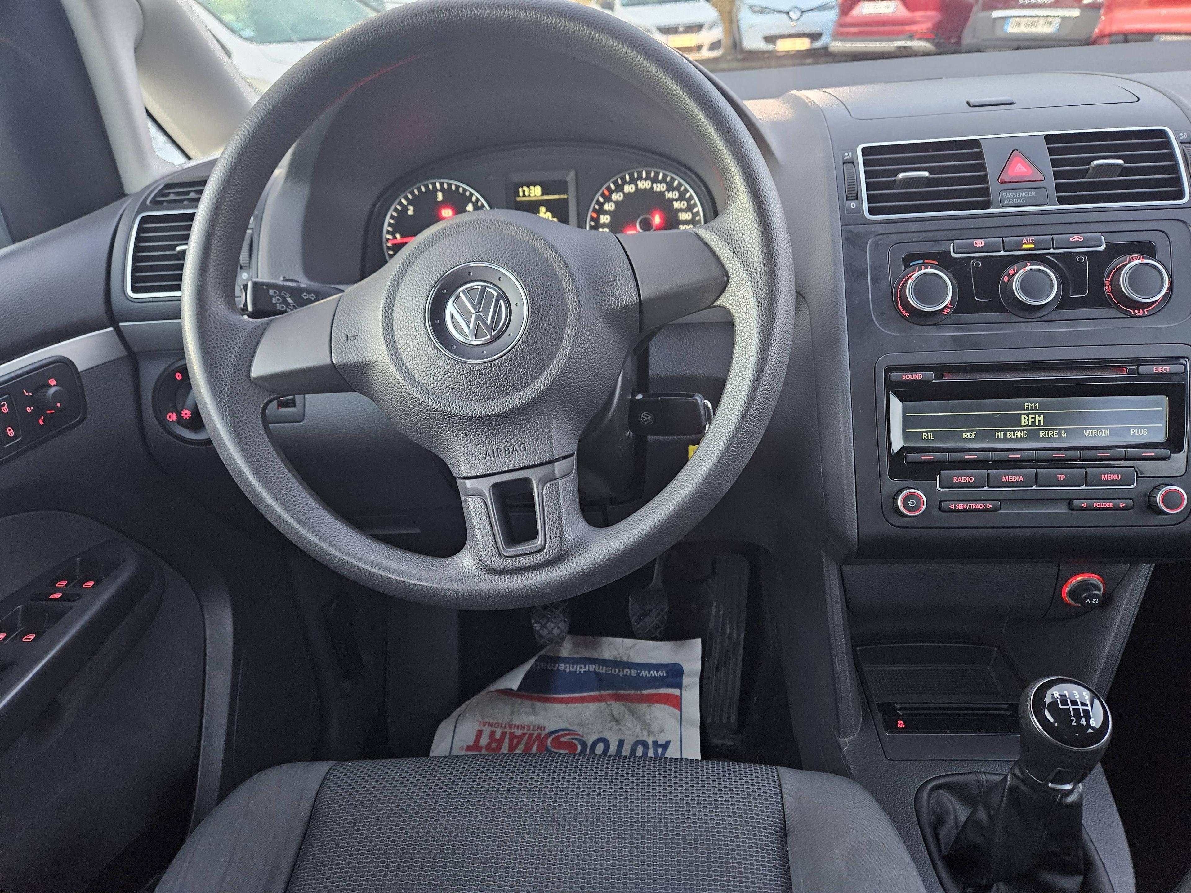 VOLKSWAGEN TOURAN