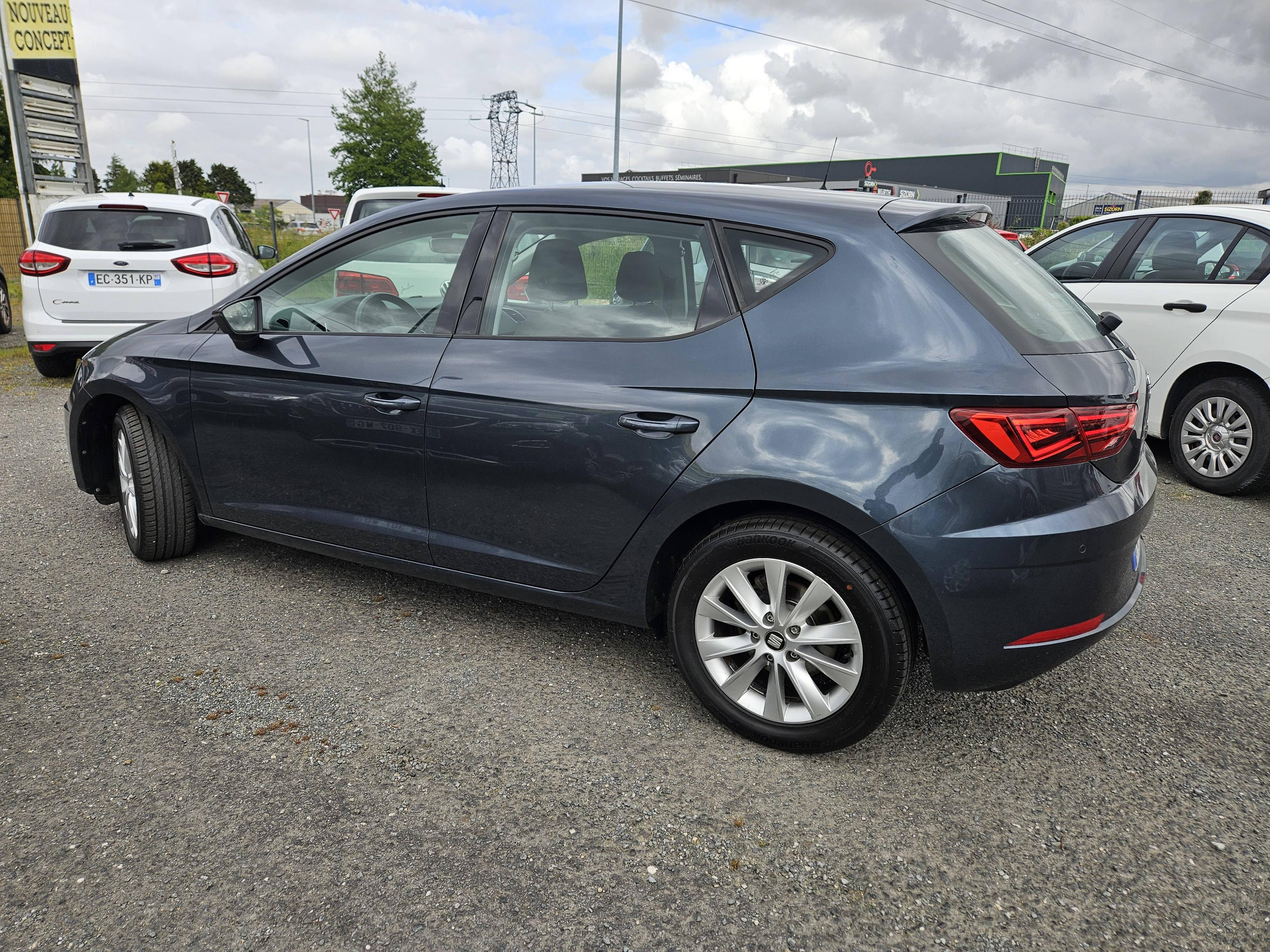 SEAT LEON
