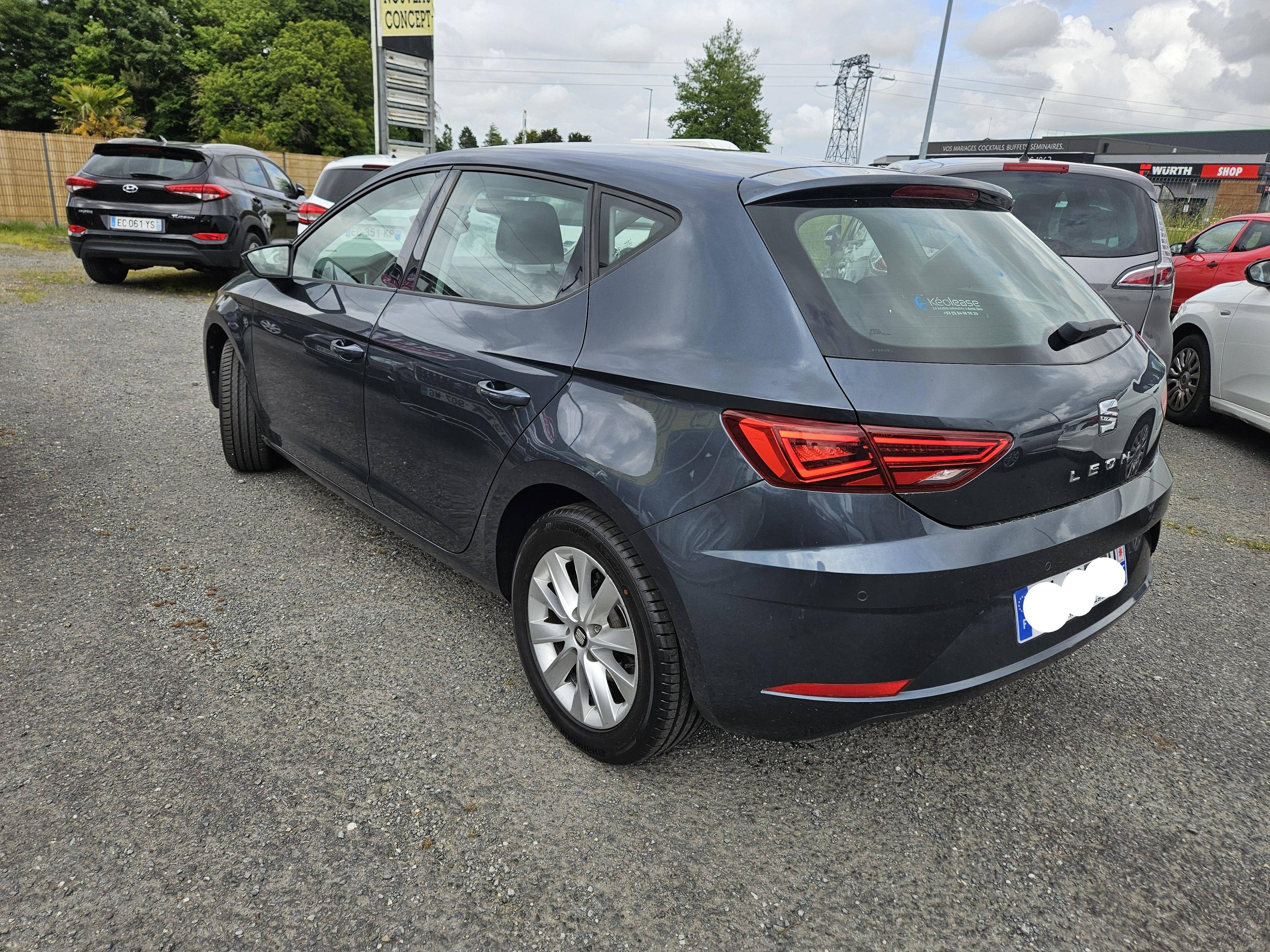 SEAT LEON