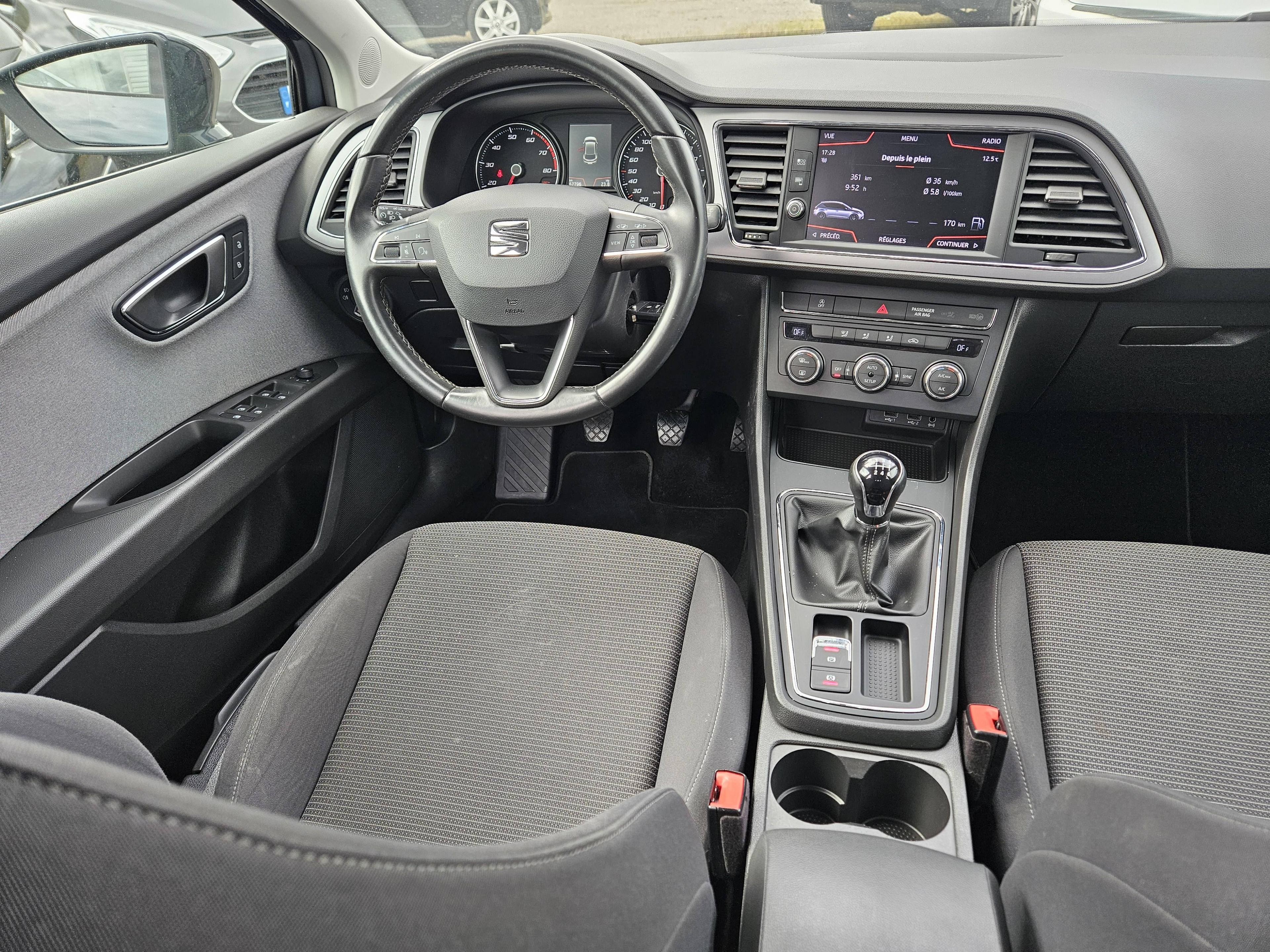 SEAT LEON