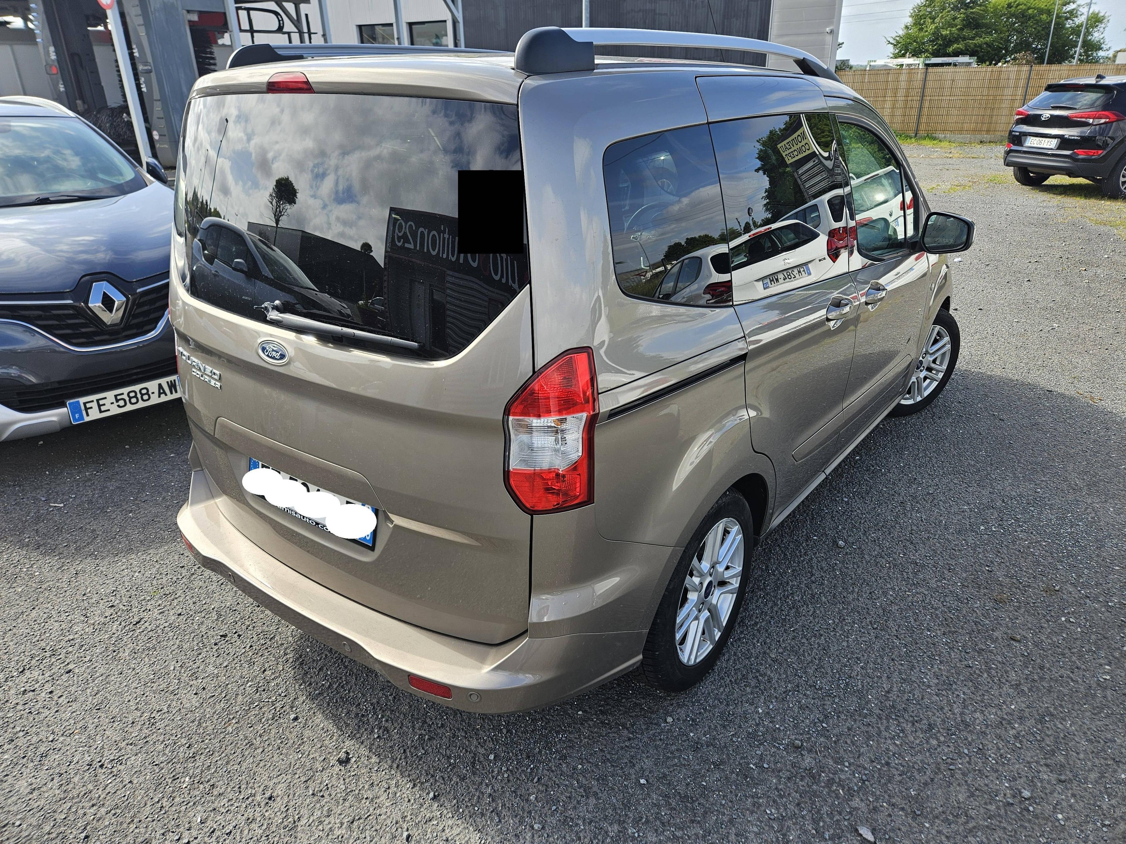 FORD TOURNÉO COURIER