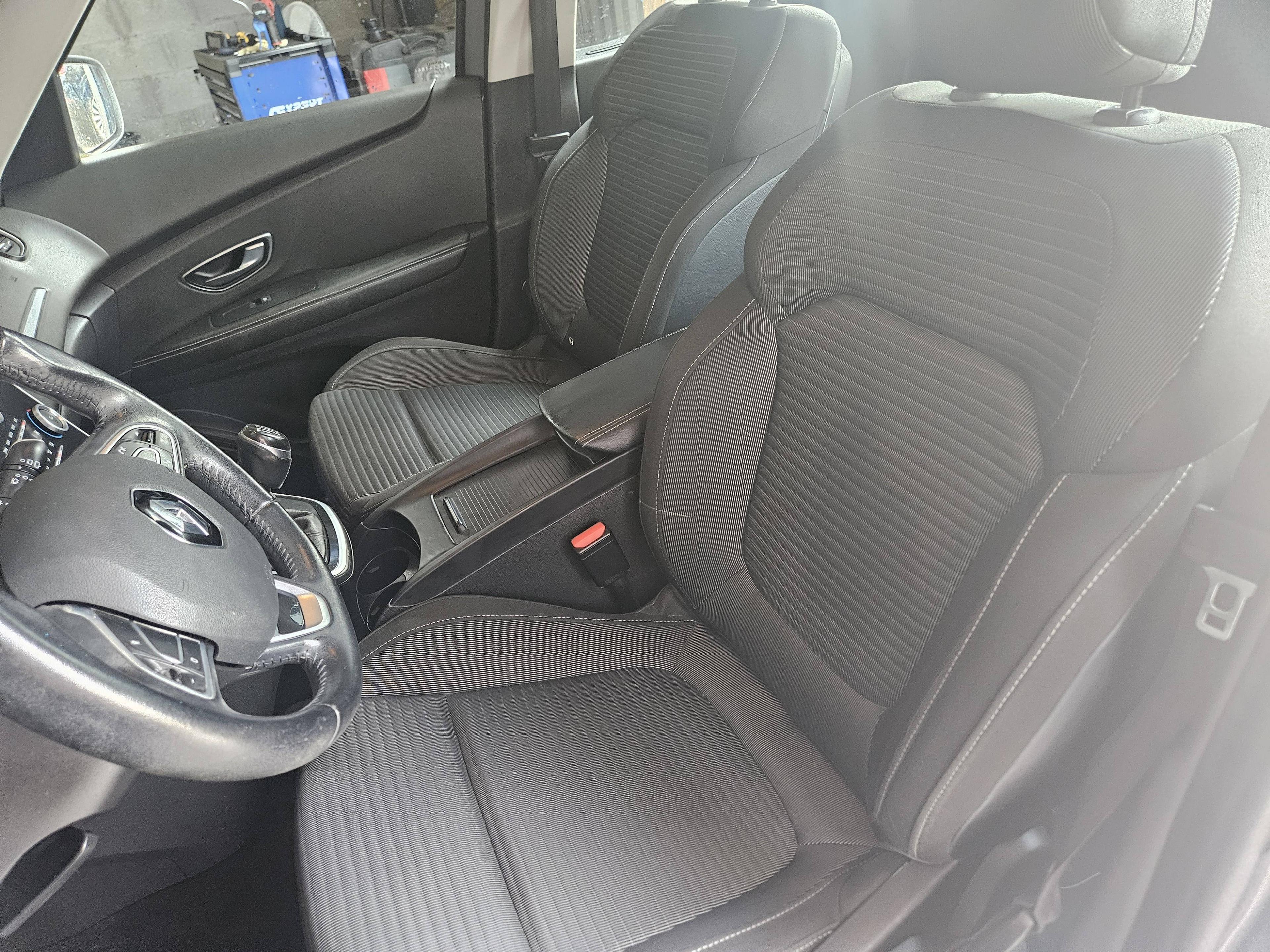 RENAULT SCENIC