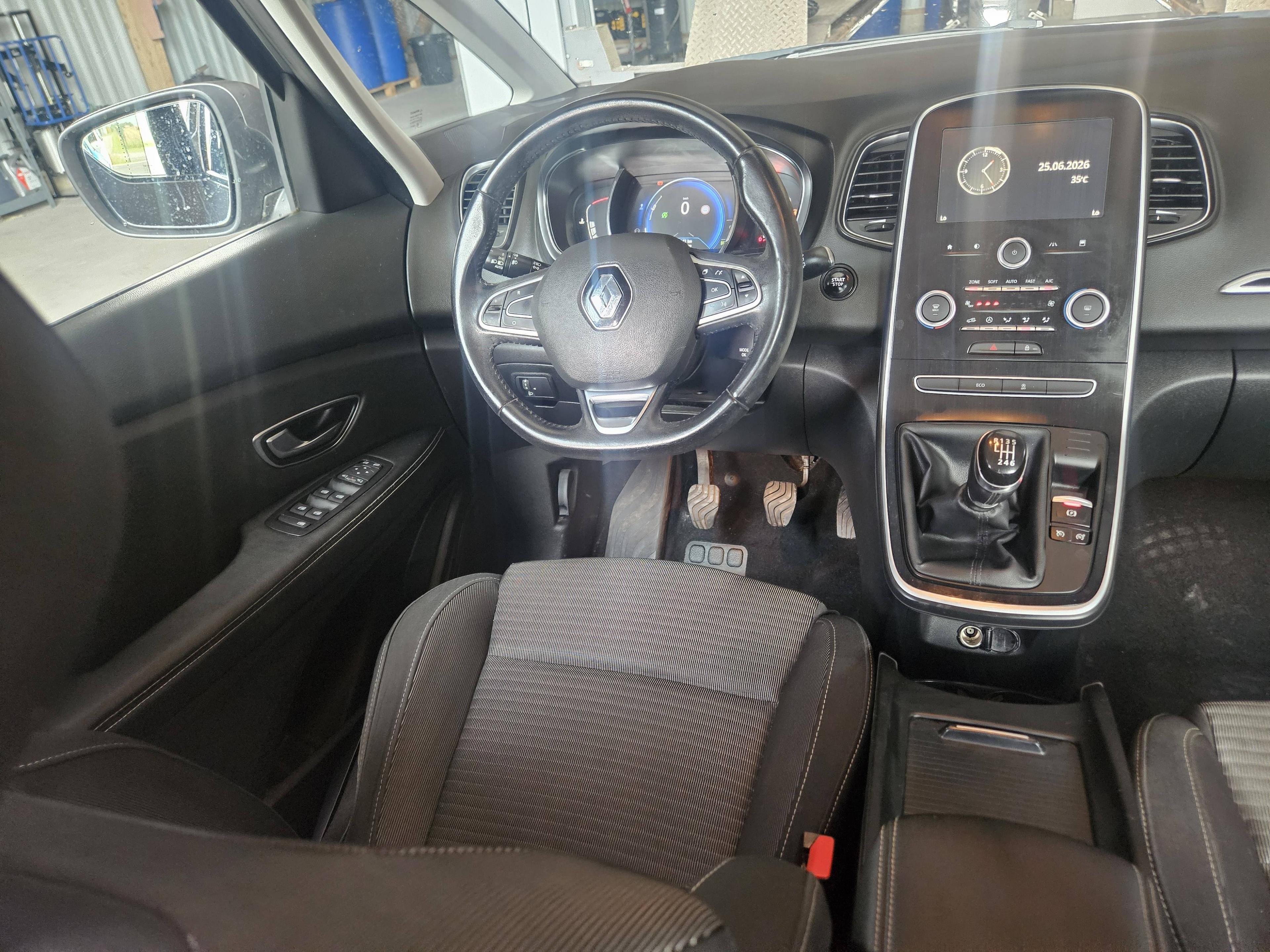 RENAULT SCENIC