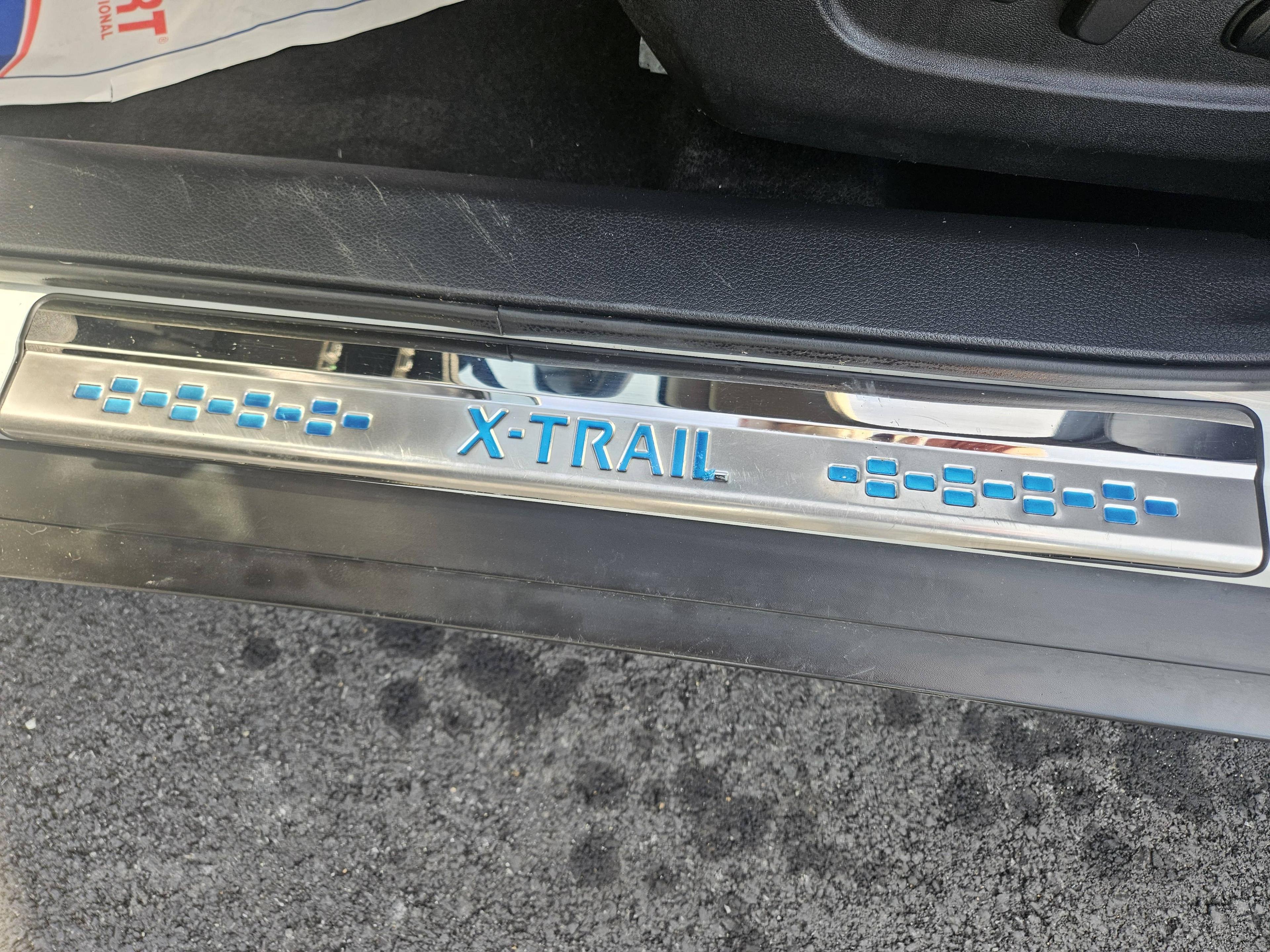 NISSAN X-TRAIL