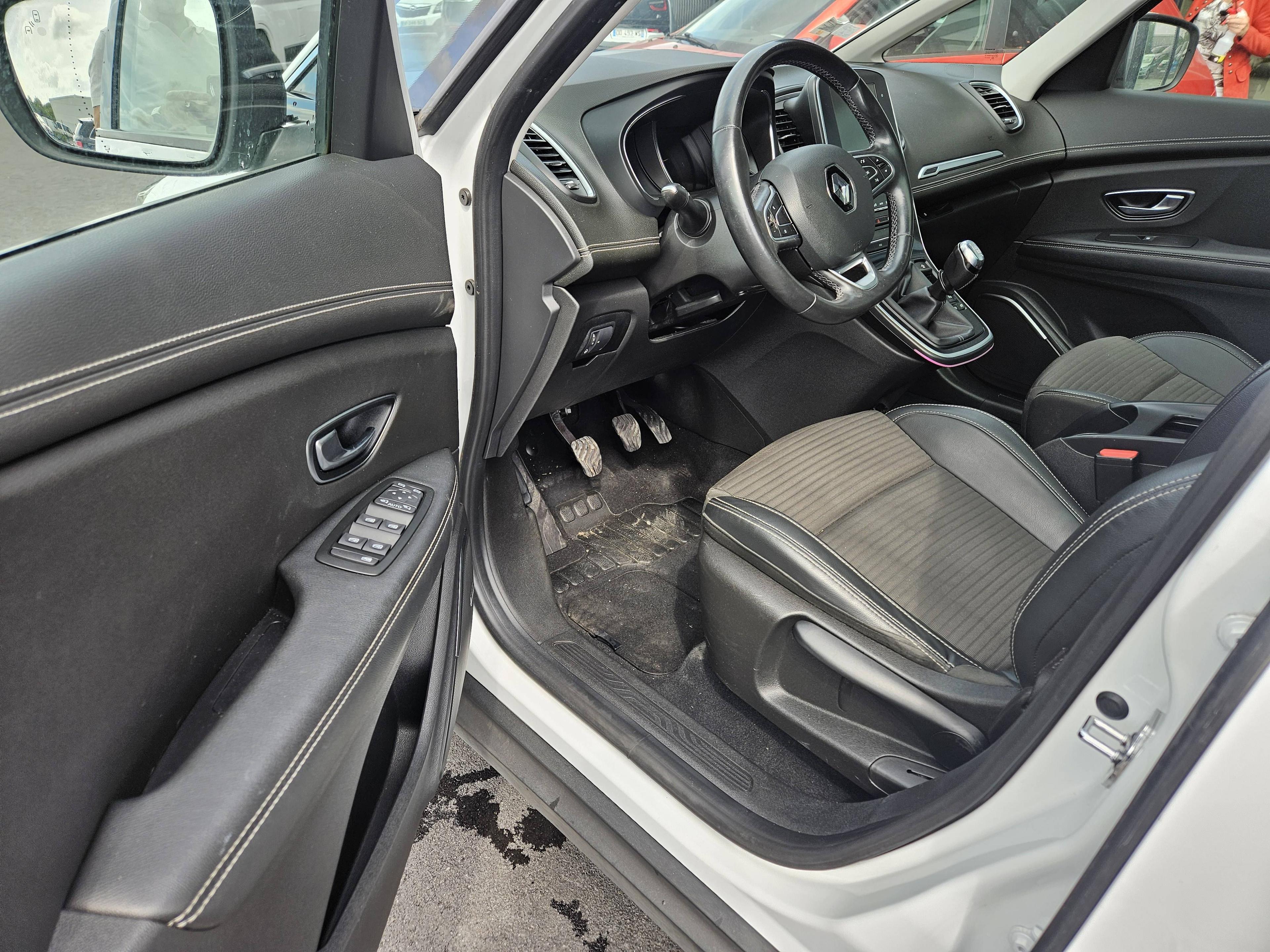 RENAULT SCENIC