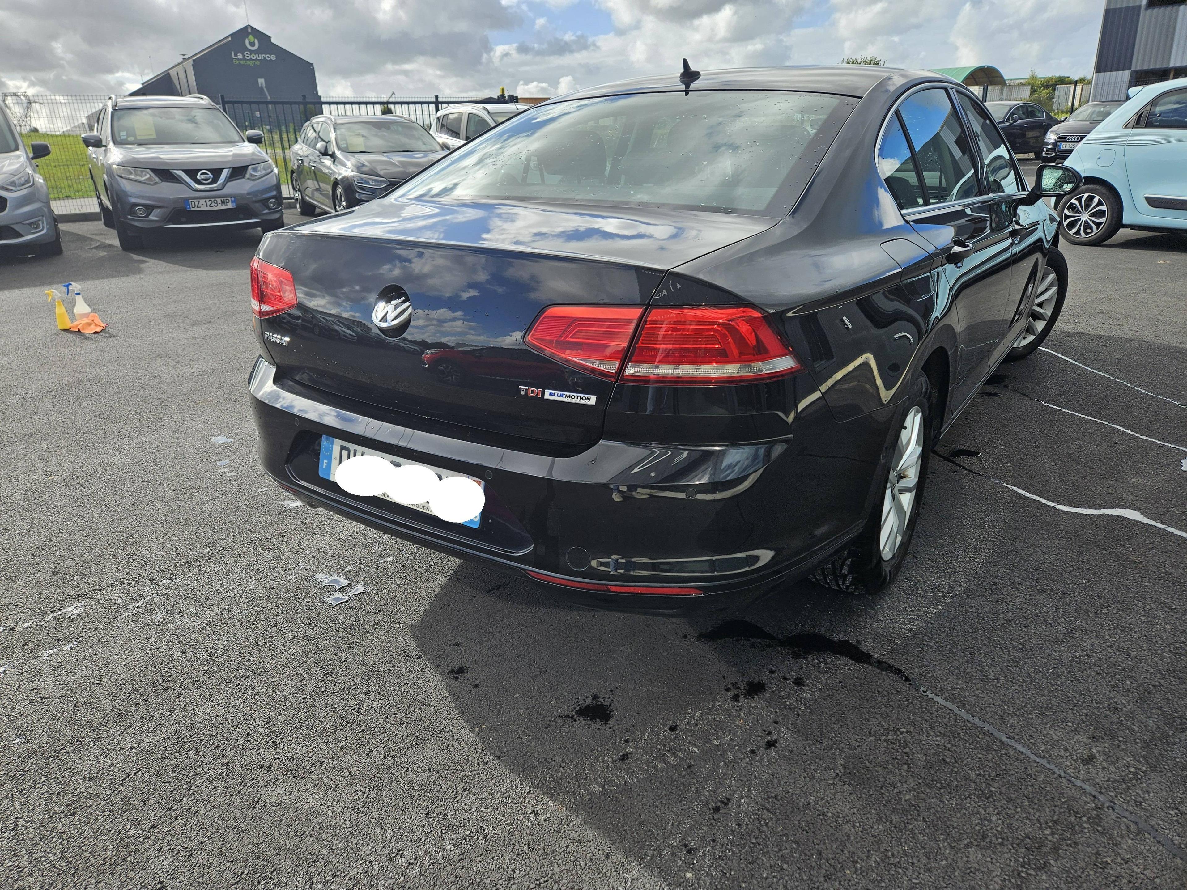 VOLKSWAGEN PASSAT