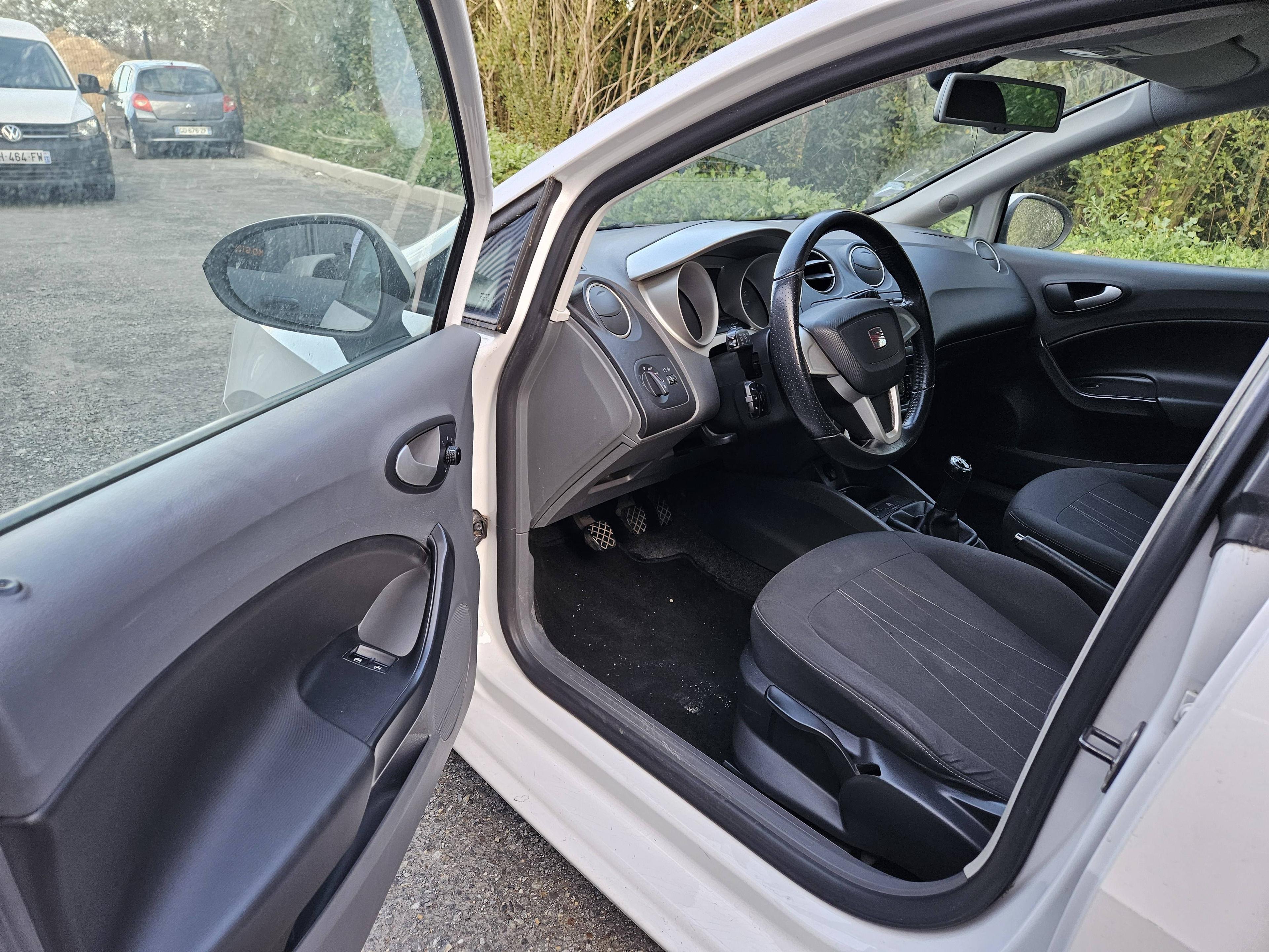 SEAT IBIZA