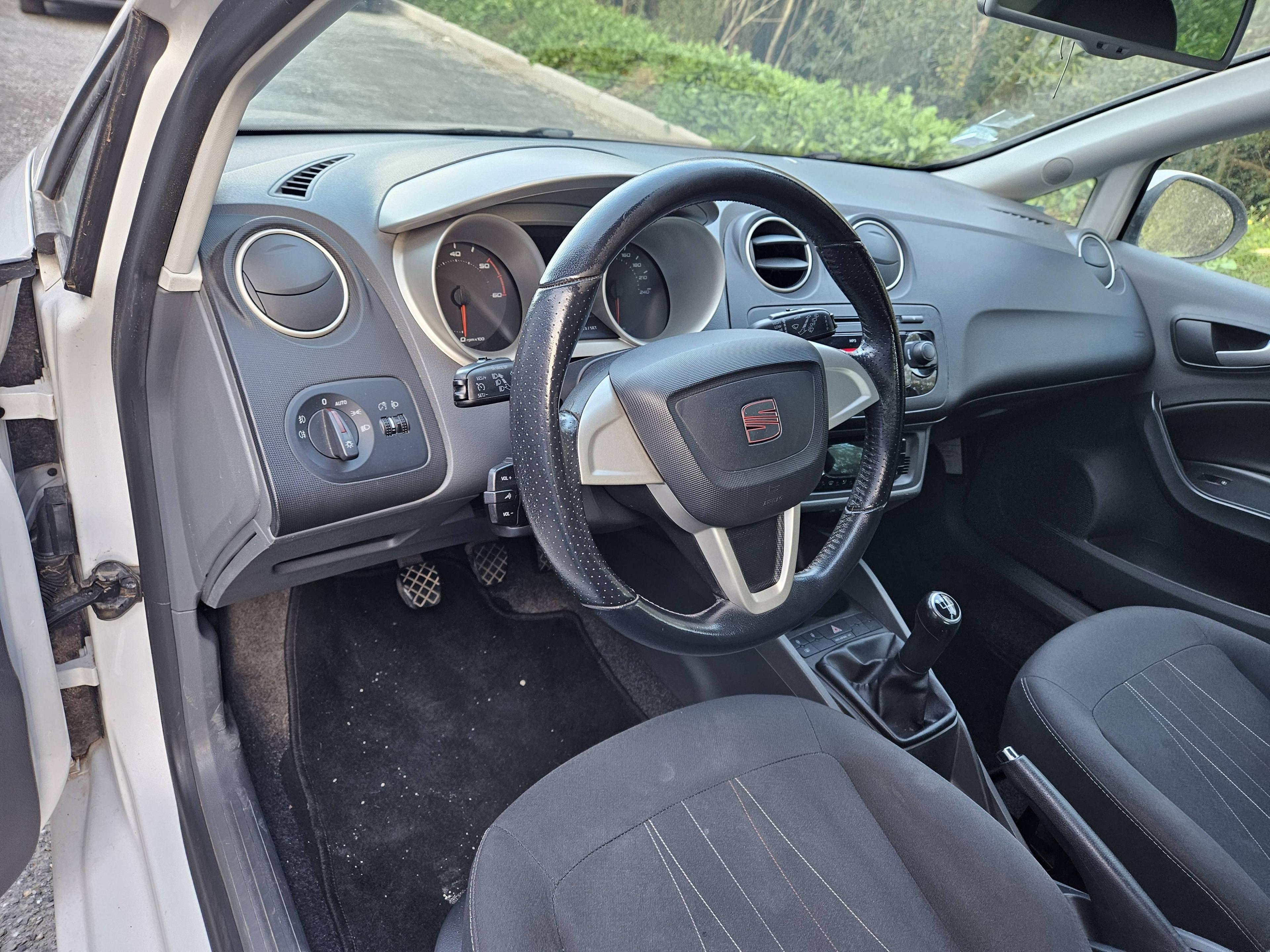 SEAT IBIZA