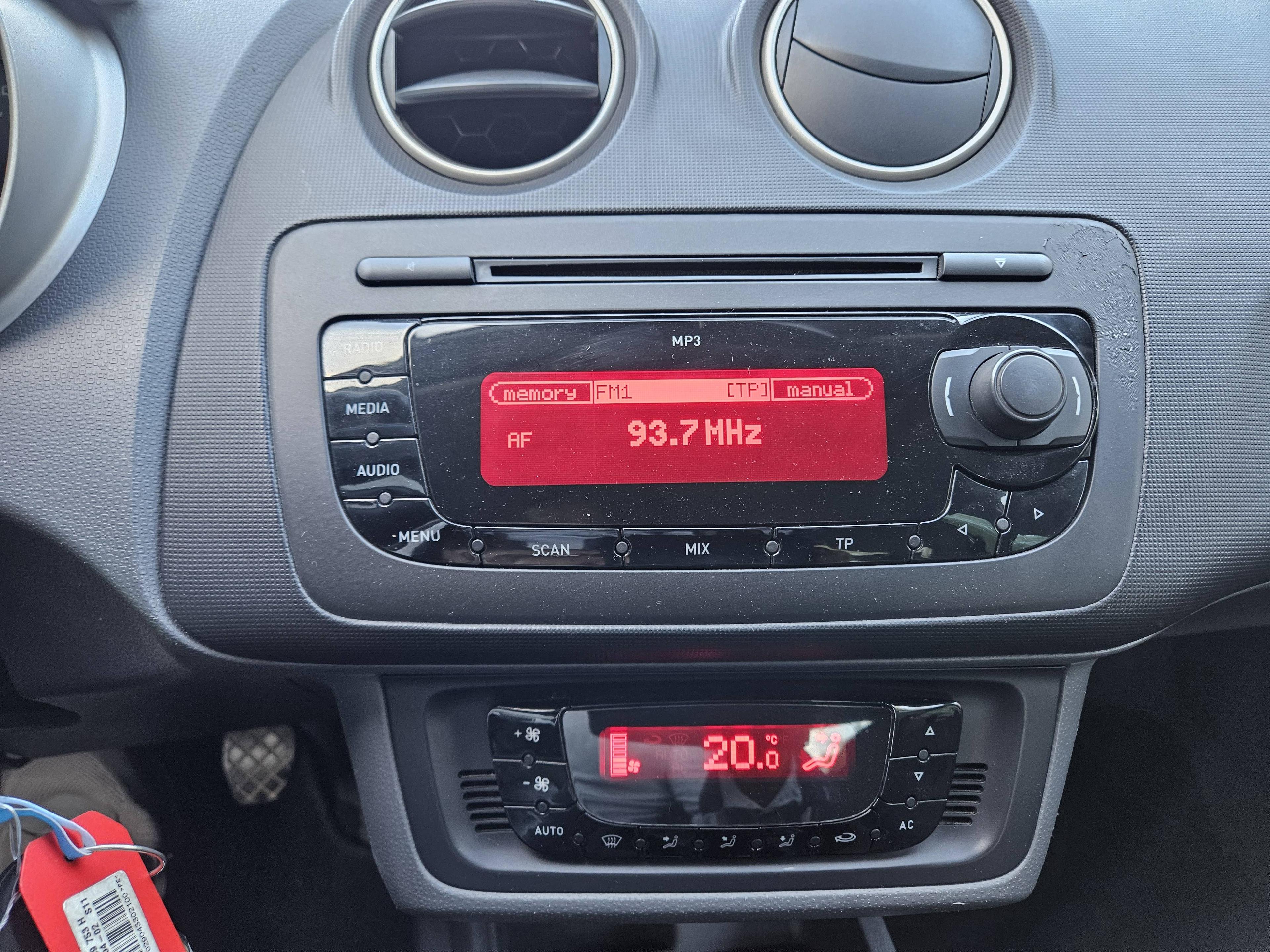 SEAT IBIZA