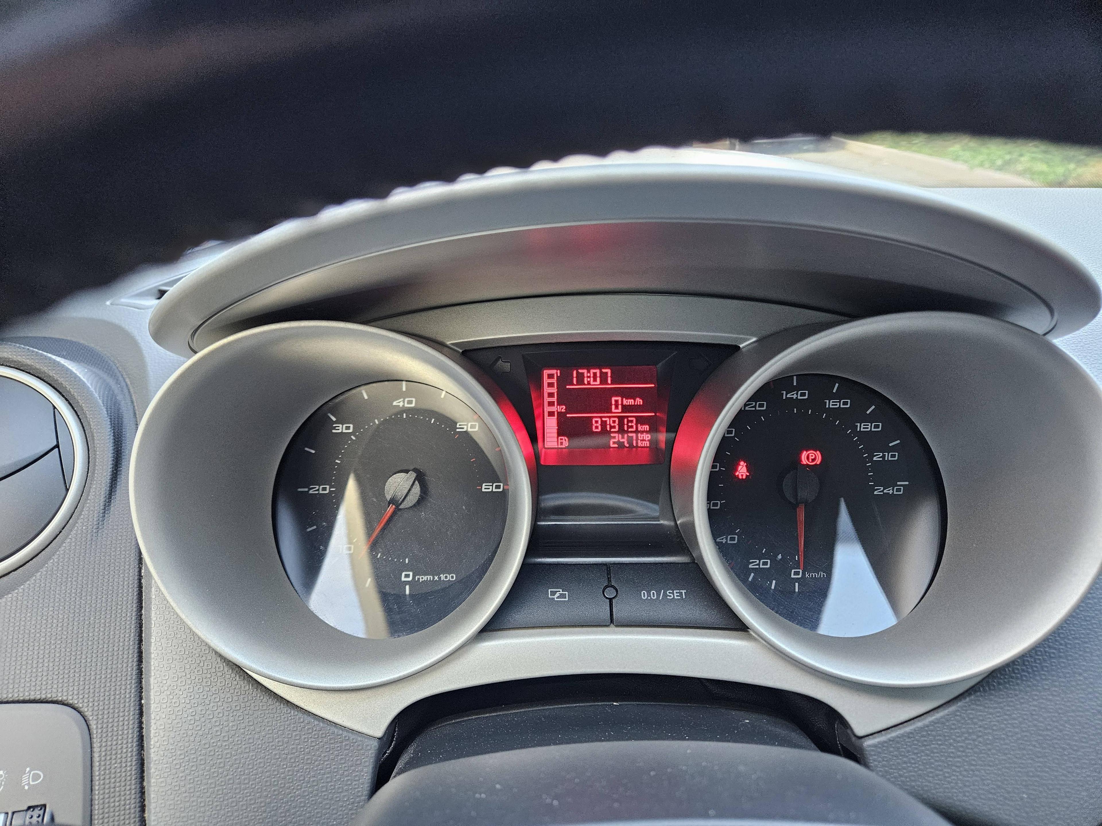 SEAT IBIZA